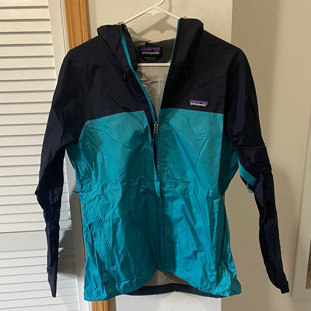 Patagonia Women's Aqua and Navy Rain Jacket